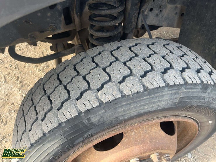 2005-ford-f550-image-8