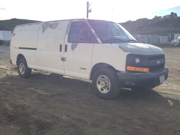 2005-chevrolet-2500-image-2