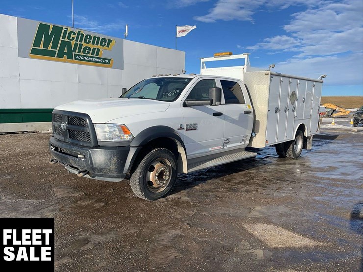 2017-ram-5500-crew-cab-4x4-s/a-service-truck-image-1