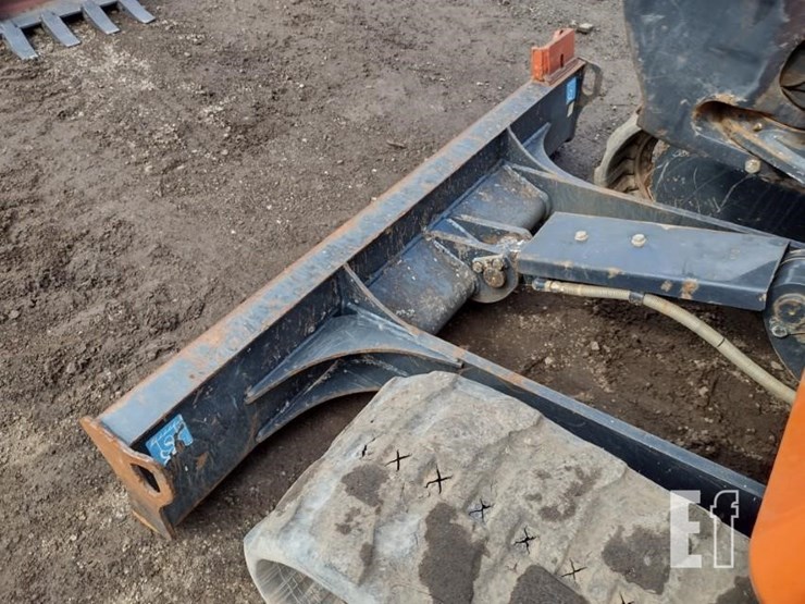 2022-deere-26g-image-22