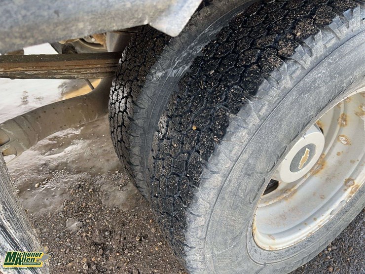 2015-chevrolet-silverado-3500hd-image-11