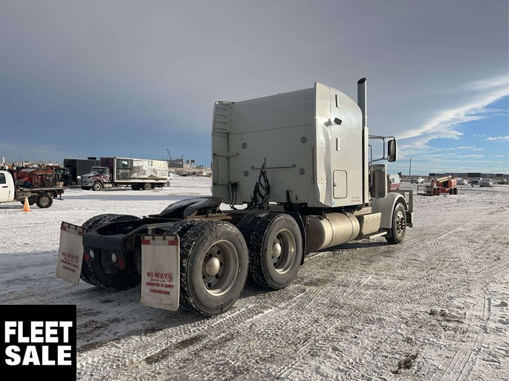 2016-peterbilt-367-image-3