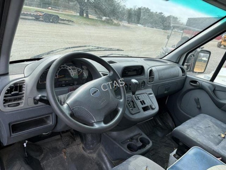 2005-dodge-3500-image-16