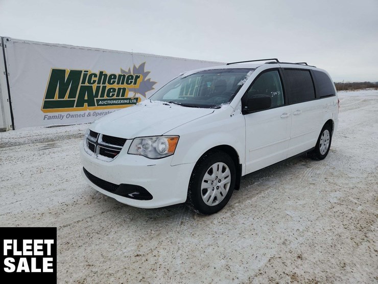 2015-dodge-grand-caravan-sxt-image-1