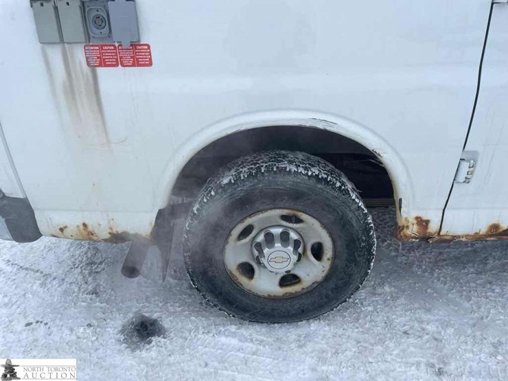 2011-chevrolet-express-g3500-image-16