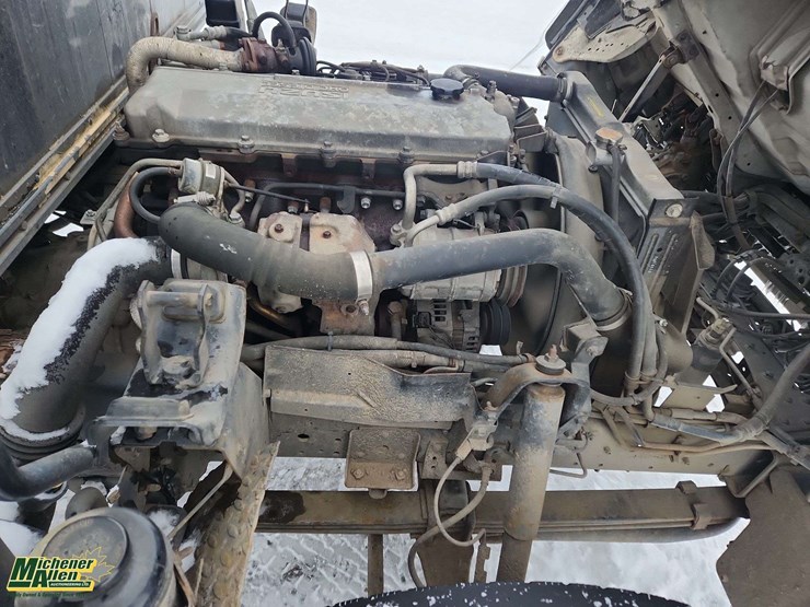 2004-gmc-w5500-image-27