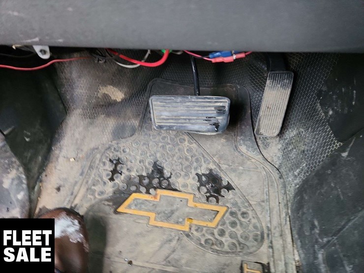 2011-chevrolet-silverado-1500-image-24