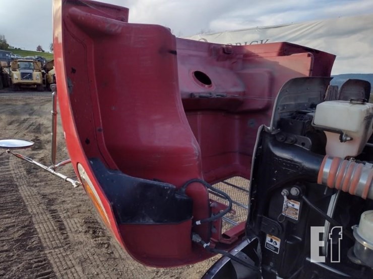 peterbilt-330-image-22