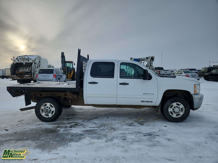 2012-chevrolet-silverado-2500hd-image-8