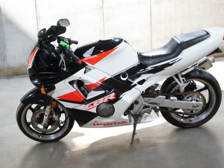 1994-honda-cbr600f2-motorcycle-image-4