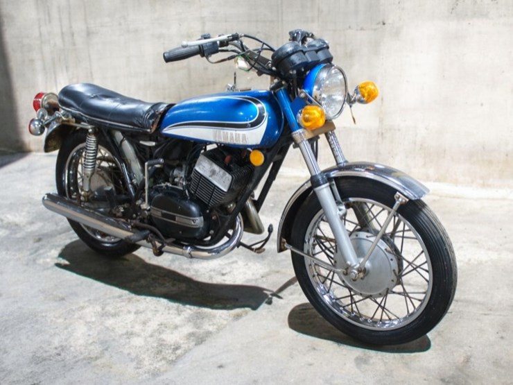 1973-yamaha-rd250-motorcycle-image-5