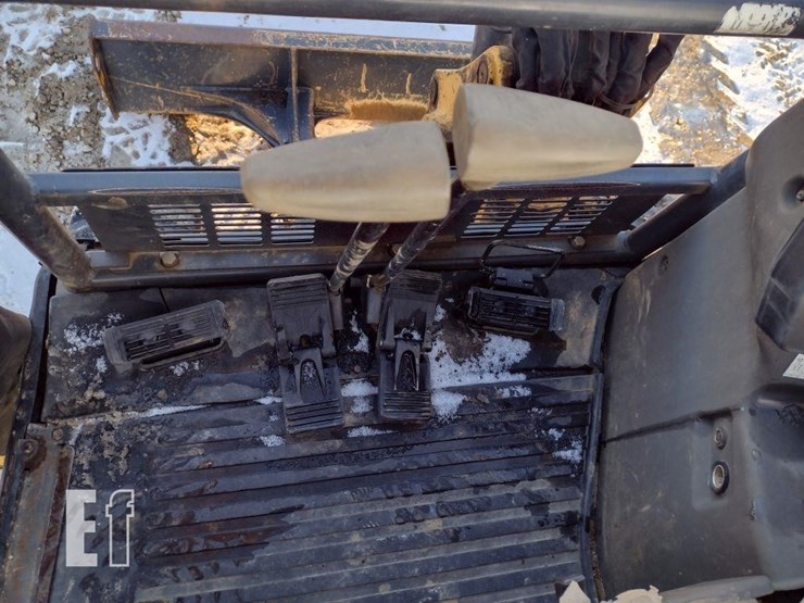 2013-deere-35d-image-7