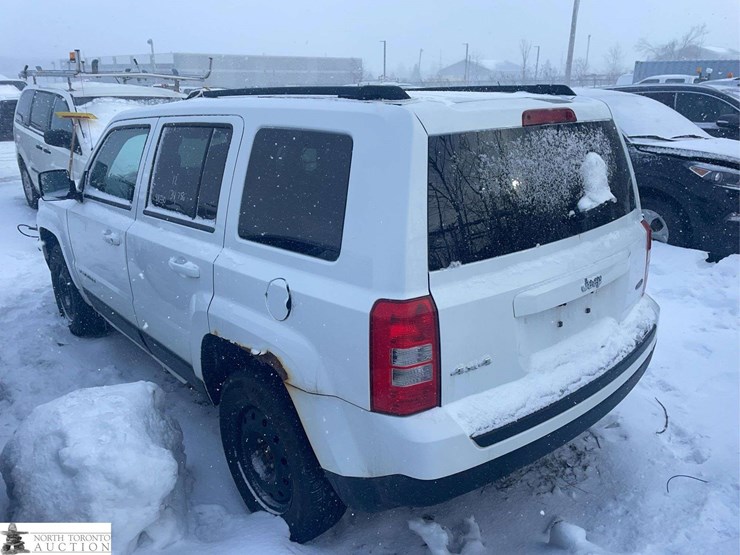 2012-jeep-patriot-image-2