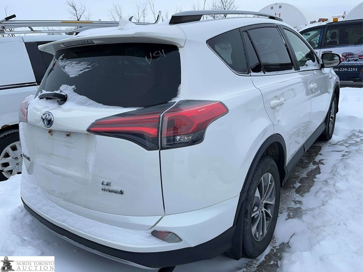 2017-toyota-rav4-image-4