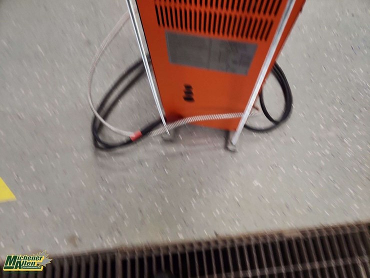 linde-electric-forklift-with-charger-non-operable-linde-ews40-4000-lbs-lbs-forklift-image-15