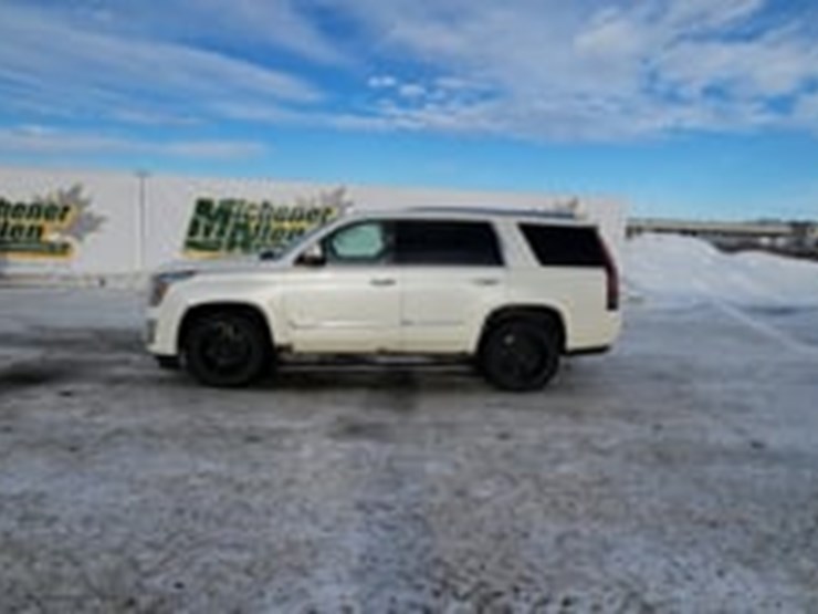 2015-cadillac-escalade-image-5