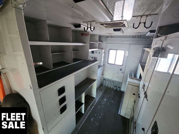 2006-ford-f550-image-32