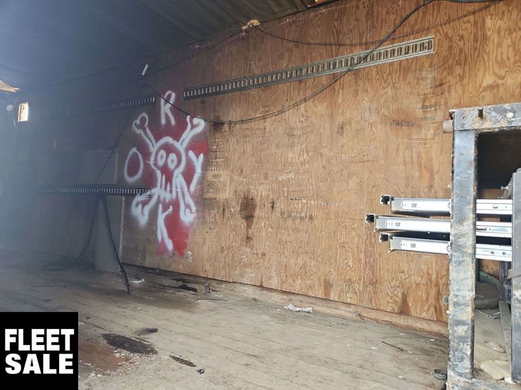 2011-peterbilt-348-image-31