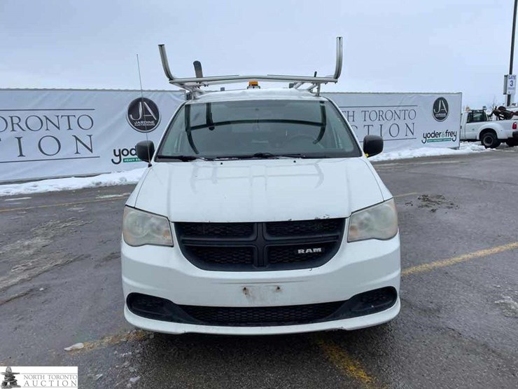 2014-ram-tradesman-image-2