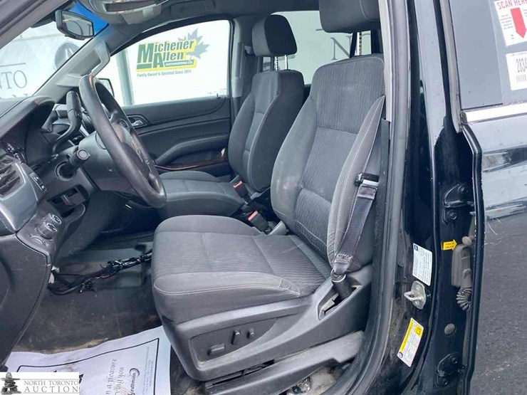 2017-chevrolet-tahoe-image-25