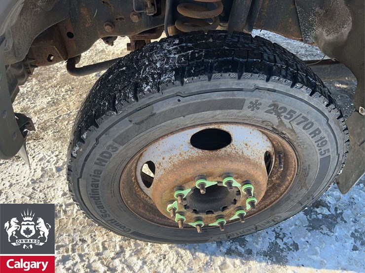 2013-ford-f550-image-10