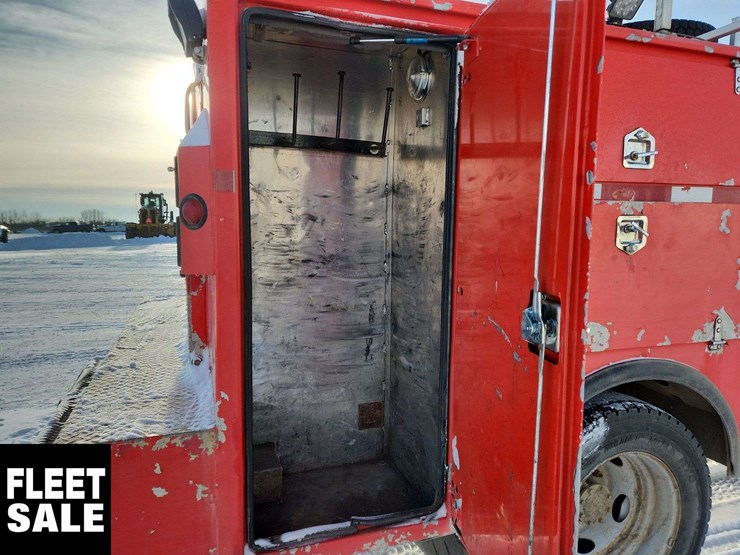 2009-ford-f550-image-38