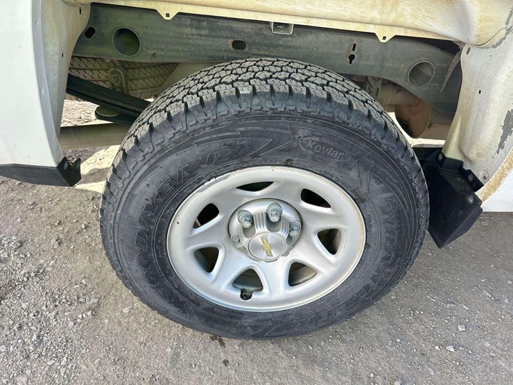 2016-chevrolet-silverado-1500-image-23