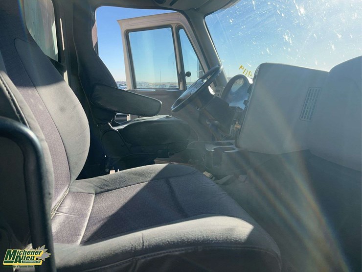 2014-international-durastar-4300-image-13