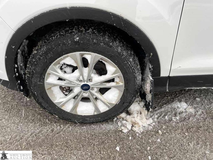 2017-ford-escape-se-image-7