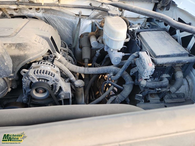 2015-chevrolet-silverado-2500hd-image-29