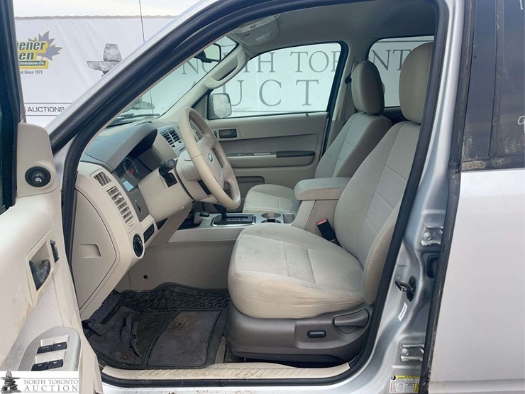 2010-ford-escape-hybrid-image-13