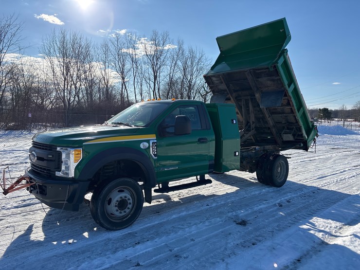 2017-ford-f550-image-1