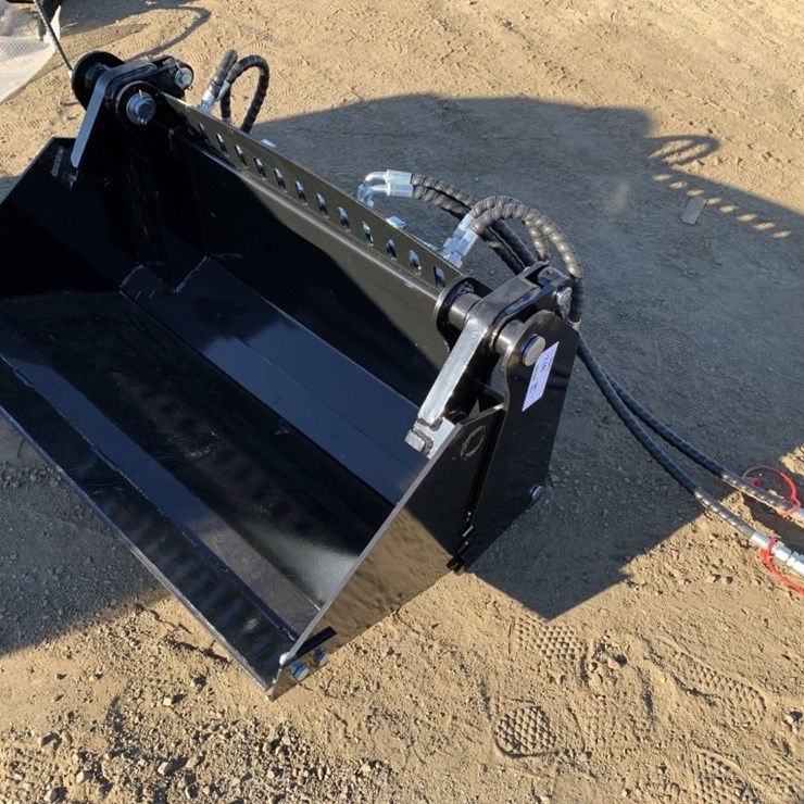 Unused 2025 IRanch IRLB 4-in-1 38in Bucket,