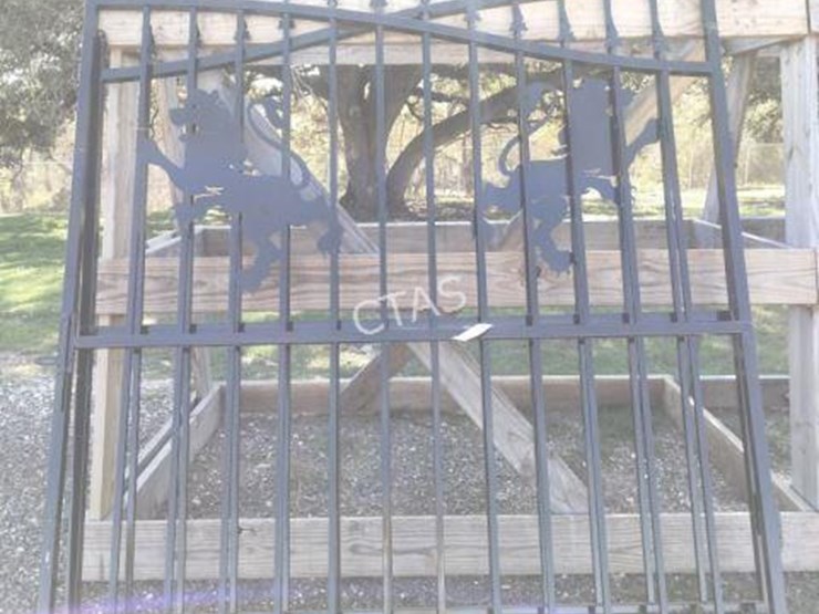 #15-•-bi-parting-iron-gate-w/-lion-motif---4.2m-image-1