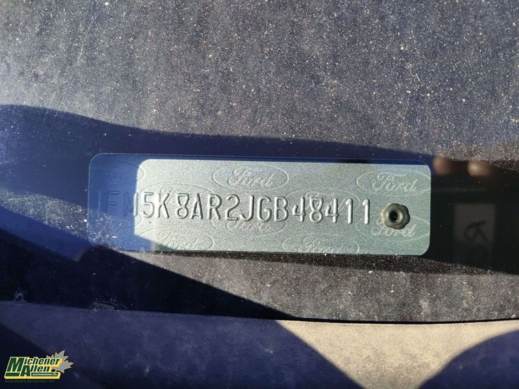 2018-ford-explorer-image-37