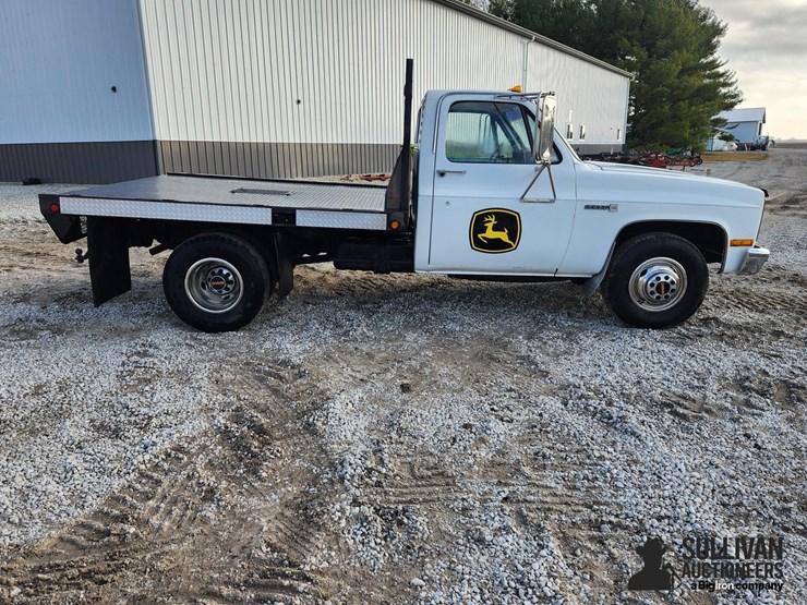 1986-gmc-c3500-2wd-flatbed-truck-image-4
