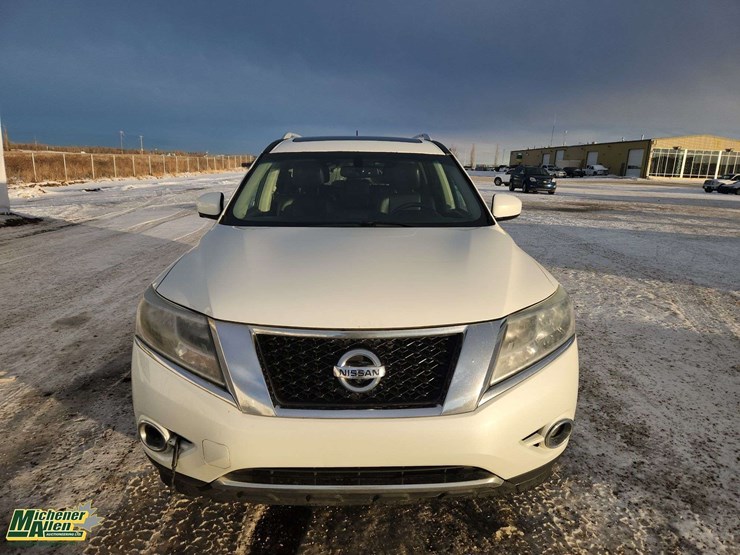 2015-nissan-pathfinder-image-9