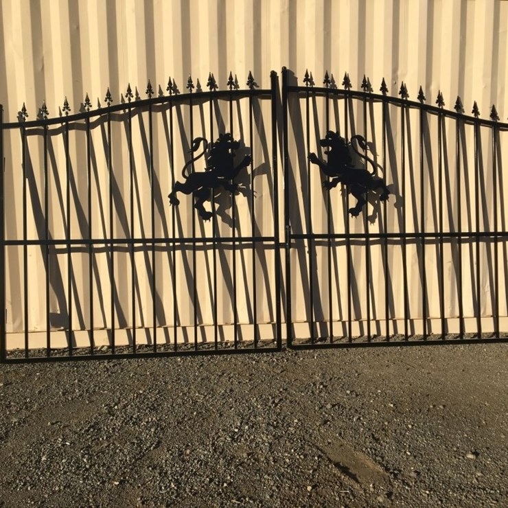 Unused 2025 SD Lanch 14ft Bi-Parting Iron Gate