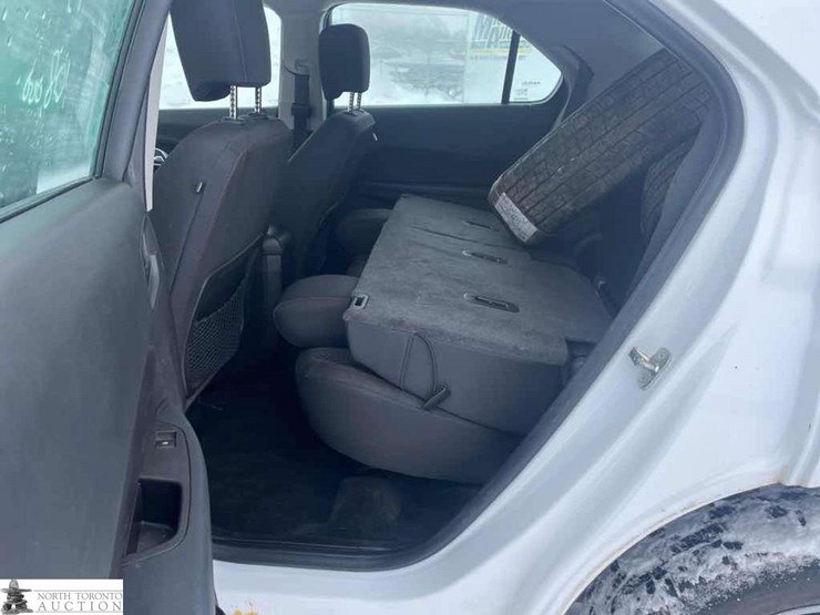 2015-chevrolet-equinox-ls-image-9