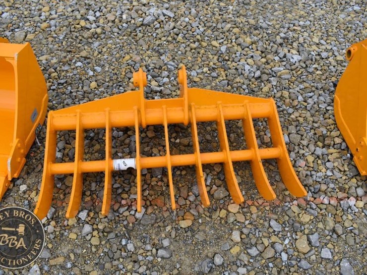 caterpillar-305-image-1