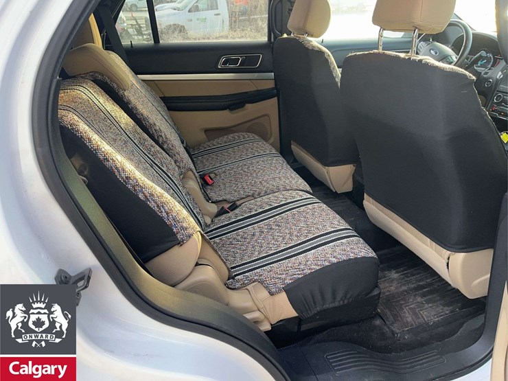 2016-ford-explorer-image-17