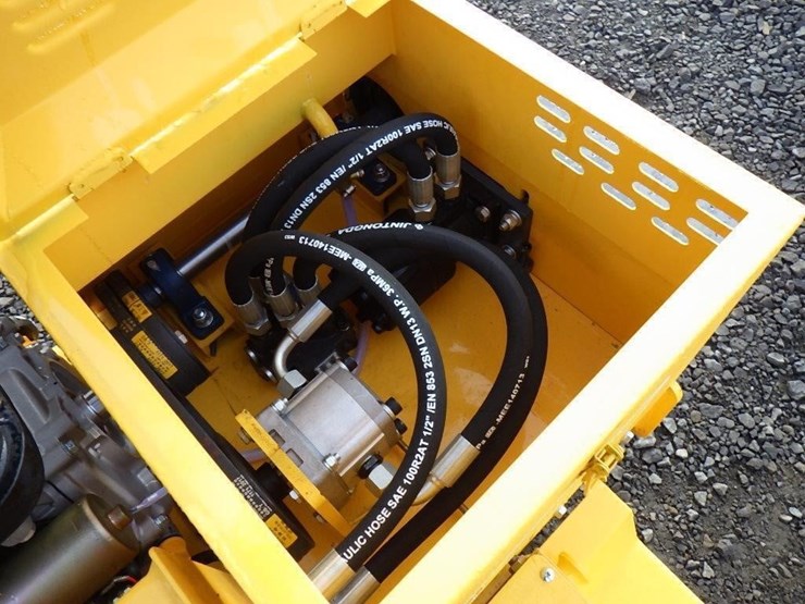 2025-sdlool-850-vibratory-smooth-drum-roller-image-12