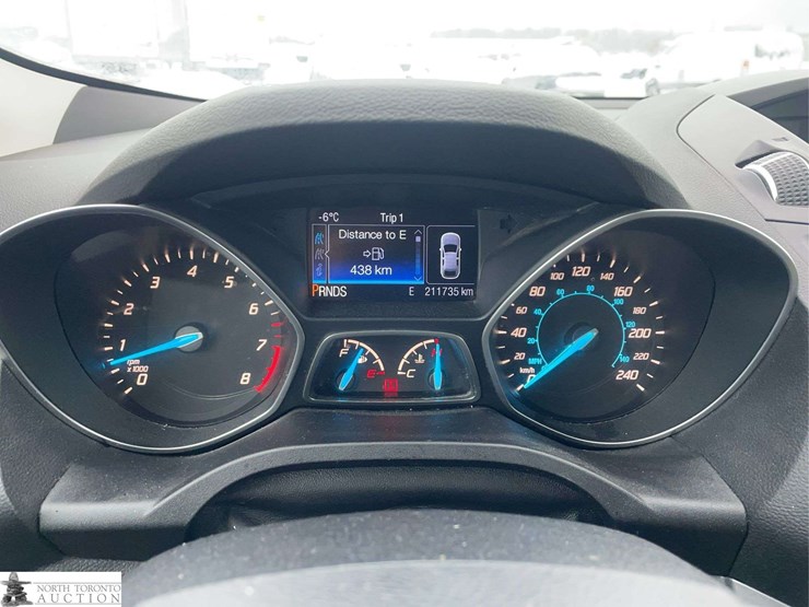 2016-ford-escape-image-12