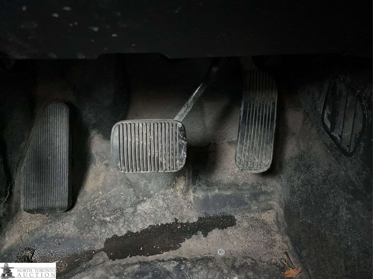 2018-ford-explorer-image-23