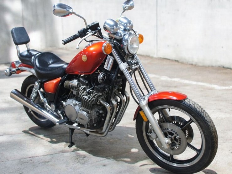 1985-yamaha-xj700-maxim-motorcycle-image-2