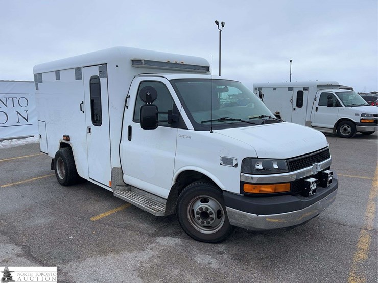 2016-chevrolet-express-g3500-image-4