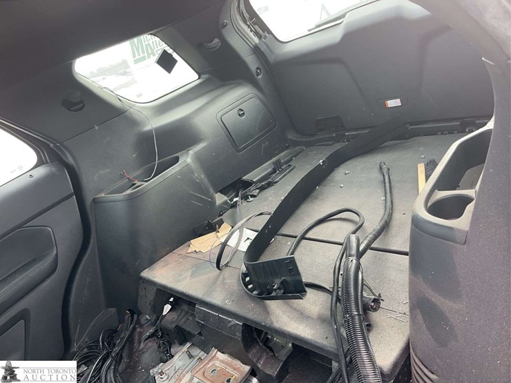 2019-ford-explorer-image-29