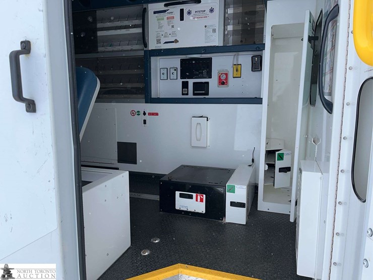 2016-chevrolet-express-g3500-image-28