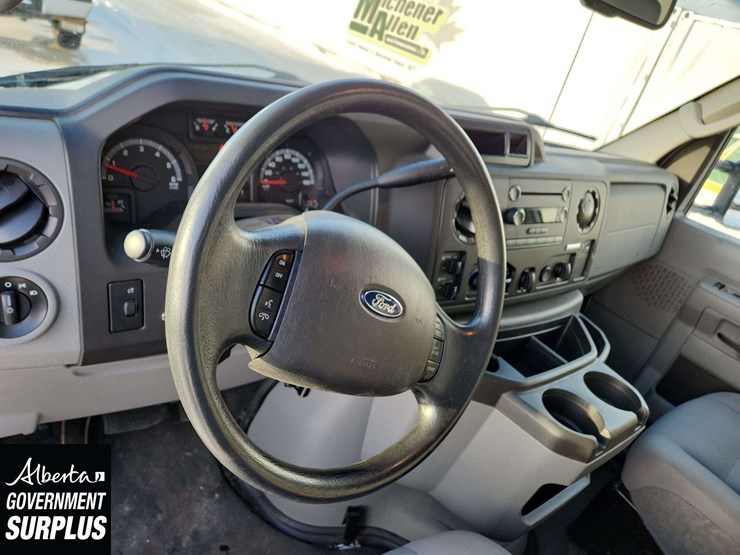 2014-ford-cargo-image-20