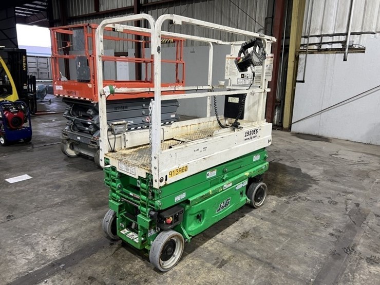 2016-jlg-1930es-image-1